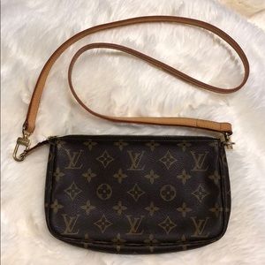 Authentic Louis Vuitton classic monogram pochette